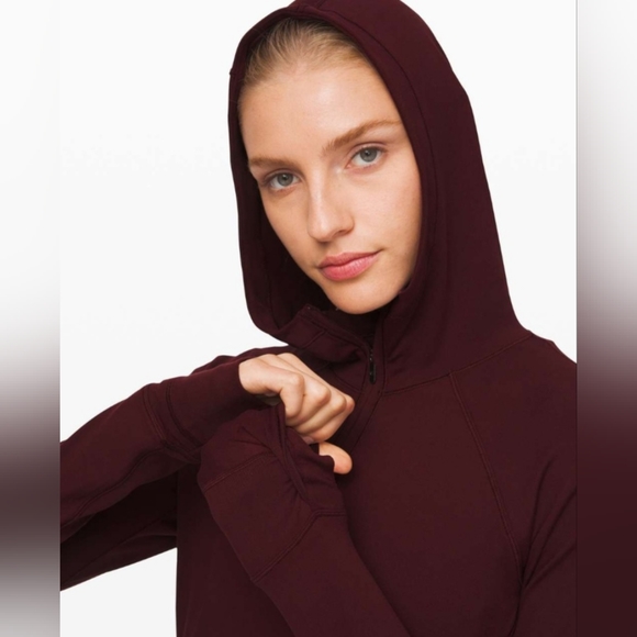 Lululemon Warm Stabilizer 1/2 Zip HoodieGarnet. Size 4 - Picture 5 of 16